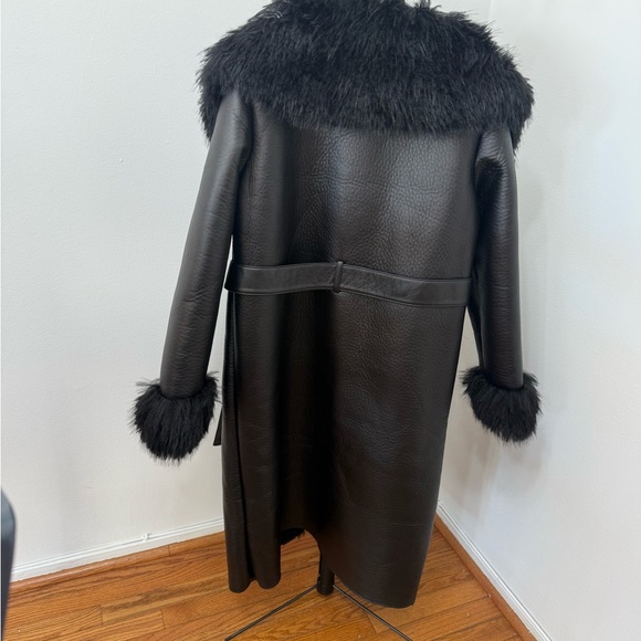 Stradivarius Black Teddy Jacket with Faux Fur Trim - Picture 6 of 7